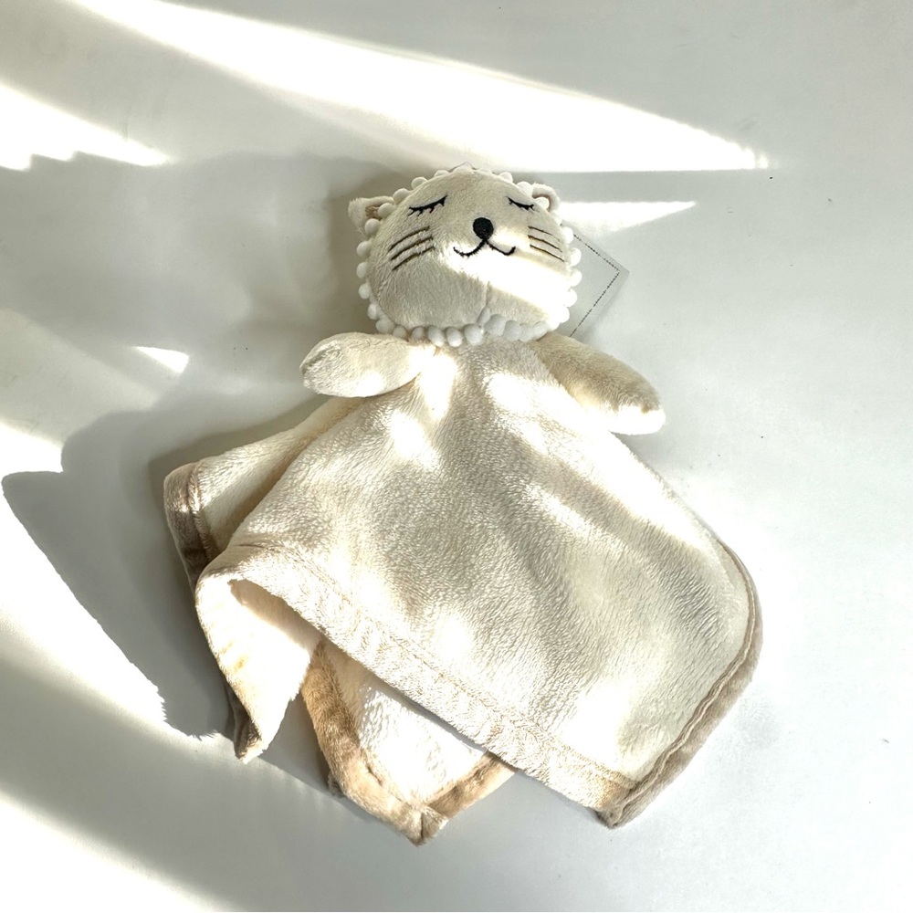 ✂️PRICE DROP✂️ Doudou et Compagnie Paris soft plush cat or lion security blanket